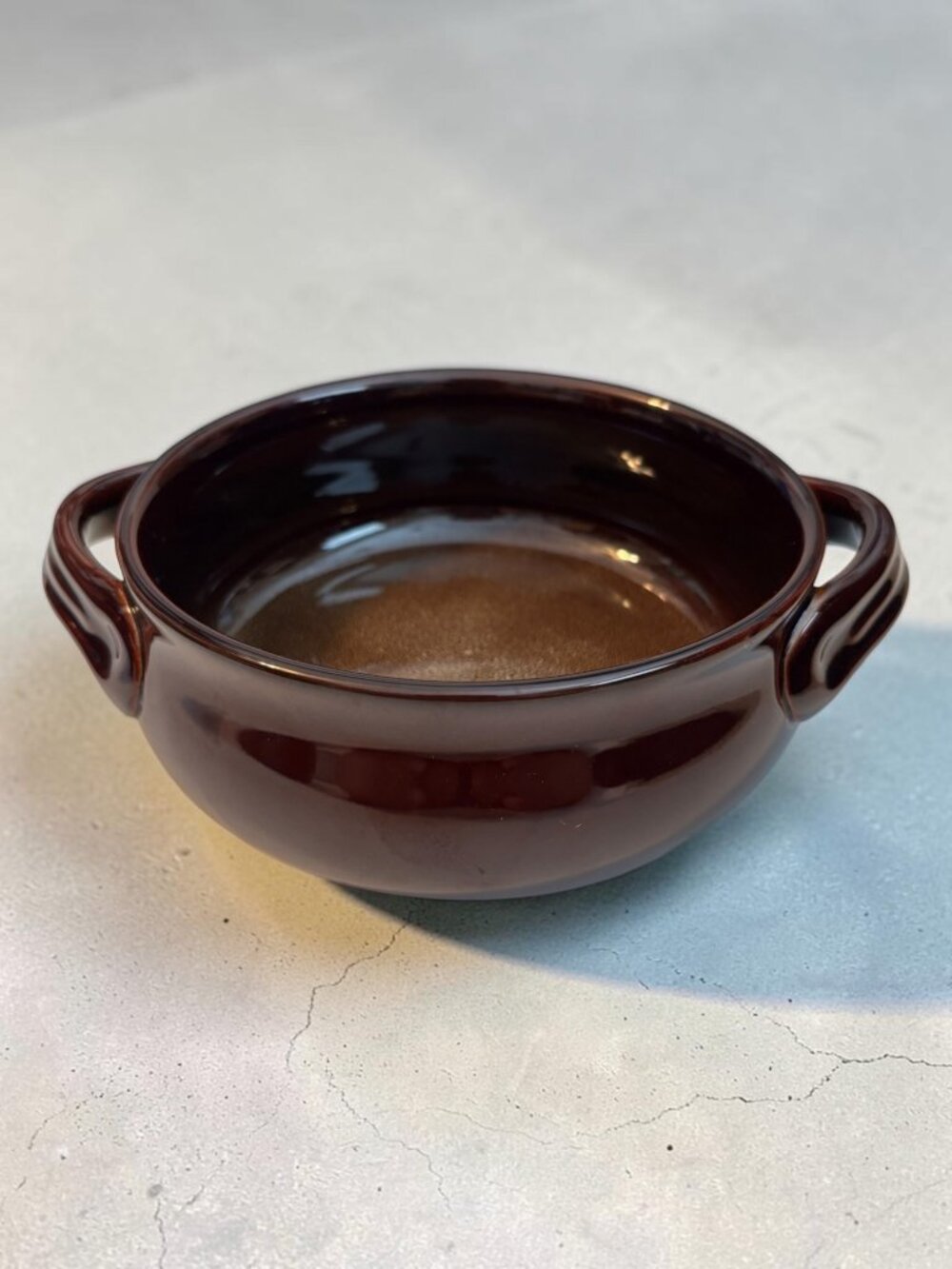 Nantucket Brown Ceramic Soup Bowl/ casserole dish With Handles - Microwave & Dis